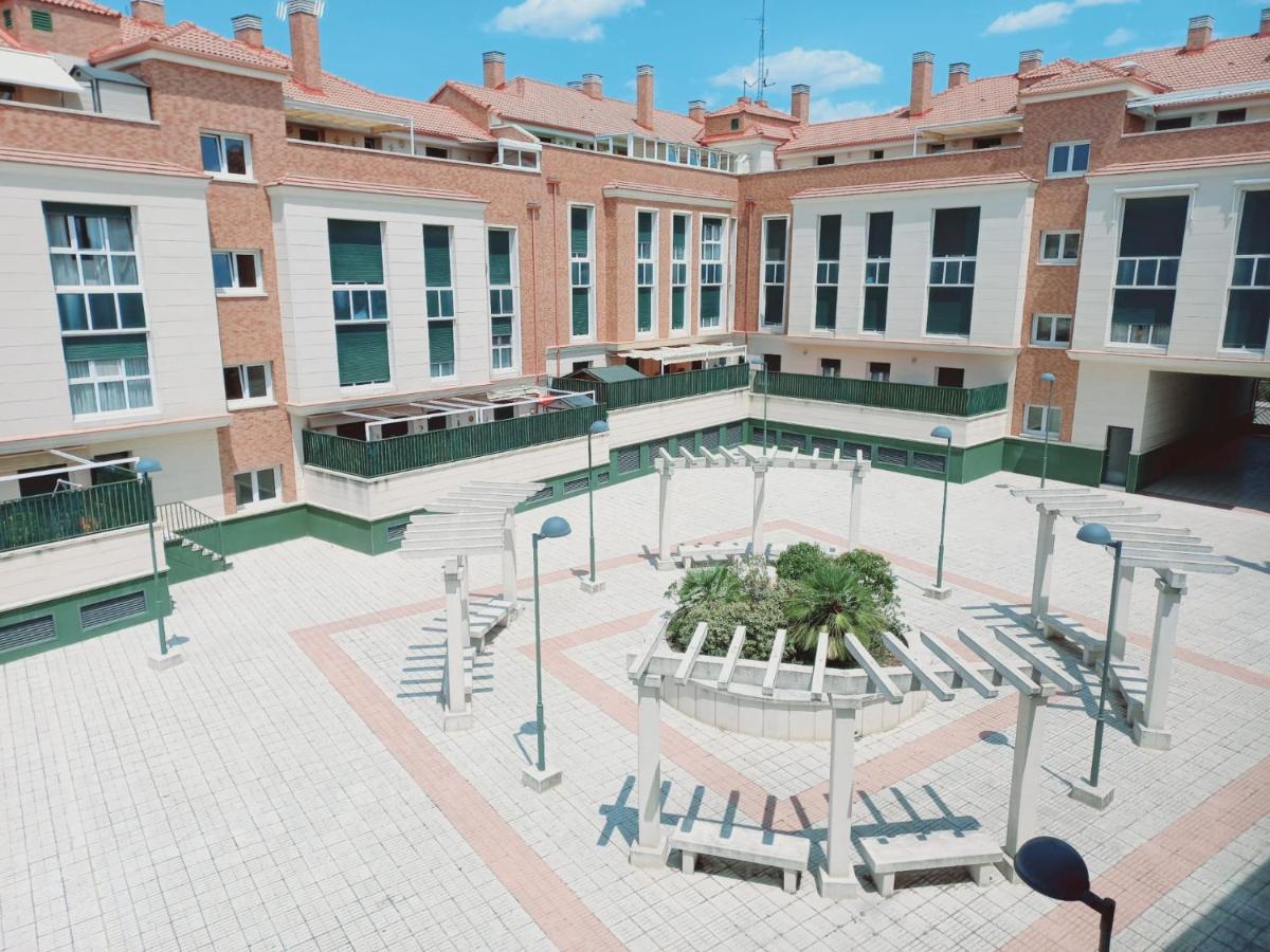 Apartamento Para 5 Personas Con Garaje A 10 Minutos De 巴利亚多利德 外观 照片
